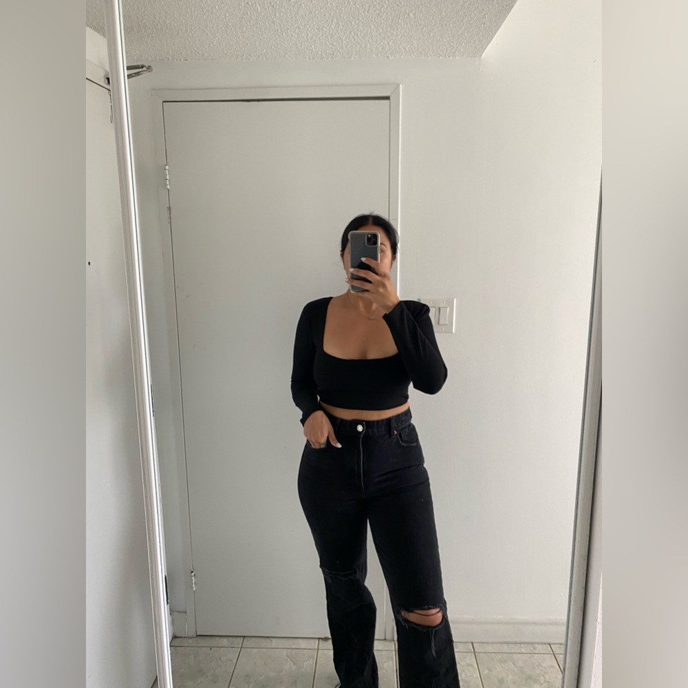 🛍️NWT ZARA SHOULDER PAD CROP TOP